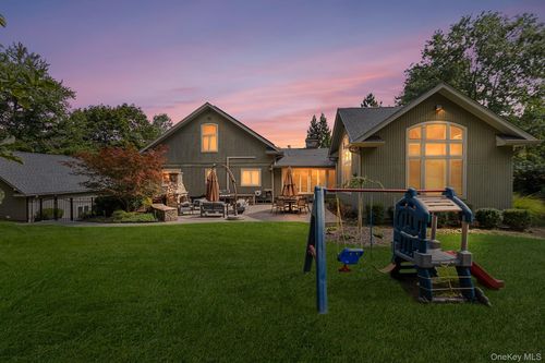 608 Palmer Dr, Nyack, NY, 10960-1014 | Card Image