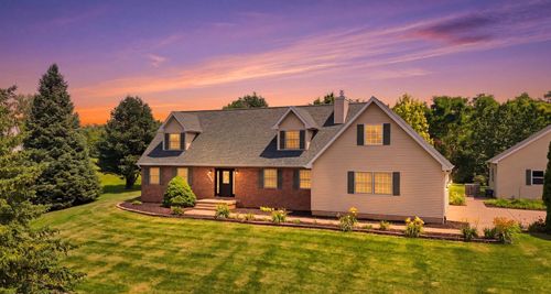 2237 Hickory Hills Rd, Muscatine, IA, 52761-9593 | Card Image