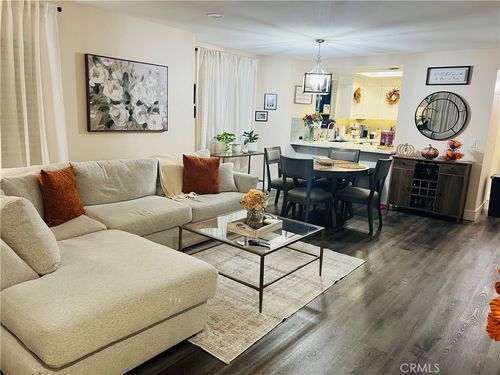 unit-305-26972 Flo Ln, Canyon Country, CA, 91351-5271 | Card Image