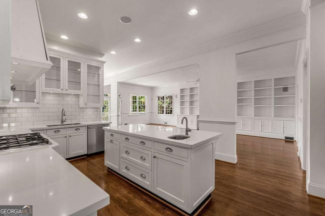 5080 Riverlake Dr, House other with 6 bedrooms, 6 bathrooms and 3 parking in Peachtree Corners GA | Image 11