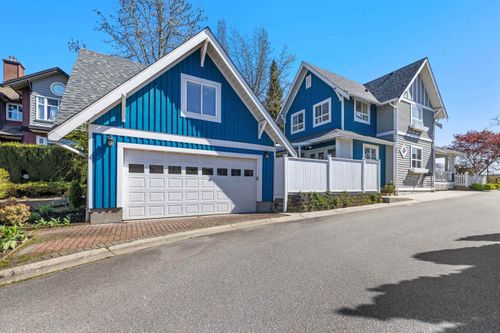 107 Star Cres, New Westminster, BC, V3M6X6 | Card Image