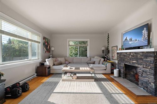 1230 Hillside Ave, Victoria, BC, V8T2B2 | Card Image