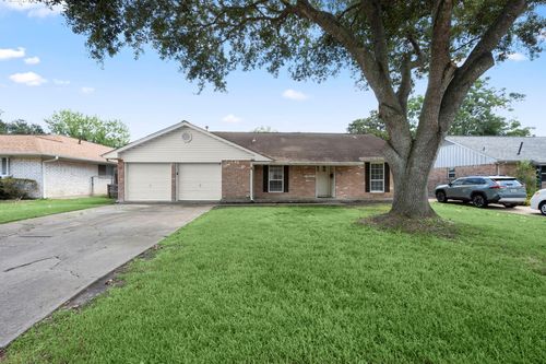 2909 Livingston Dr, Pearland, TX, 77584-1111 | Card Image