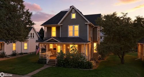 422 E Wheeler St, West Burlington, IA, 52655-1347 | Card Image