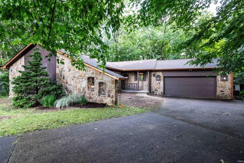 916 N Park Ridge Ct, Bloomington, IN, 47408-3075 | Card Image