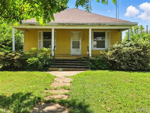 300 E Clouse St, Mountain Grove, MO, 65711-2250 | Card Image