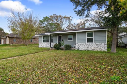 1801 W Houston Dr, La Marque, TX, 77568-5060 | Card Image