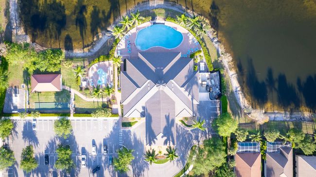 14190 Fall Creek Court, House other with 2 bedrooms, 2 bathrooms and null parking in Naples FL | Image 7