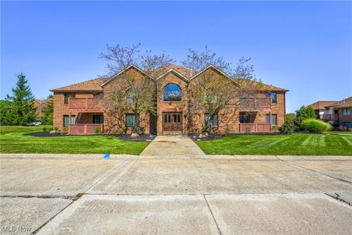 105-8607 Scenicview Drive, Broadview Heights, OH, 44147 | Card Image