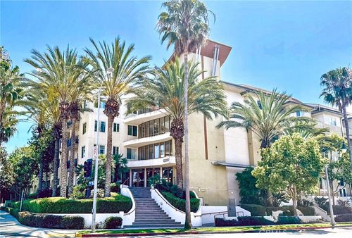 217-13200 Pacific Promenade, Playa Vista, CA, 90094-4017 | Card Image