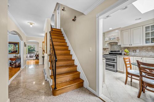 15 Edgewood Pl, Great Neck, NY, 11024-1805 | Card Image