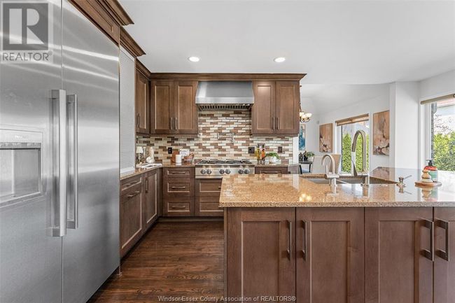 4520 Centre Lake Dr, House other with 5 bedrooms, 4 bathrooms and null parking in Windsor ON | Image 17