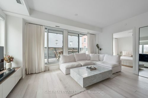 206-1888 Queen St E, Toronto, ON, M4L1H4 | Card Image