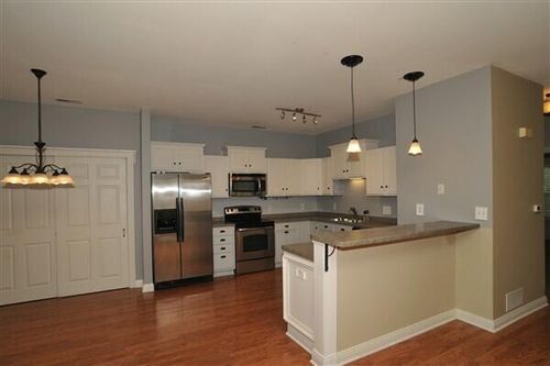 2270 W Vista Bella Dr, Oak Creek, WI, 53154 | Card Image