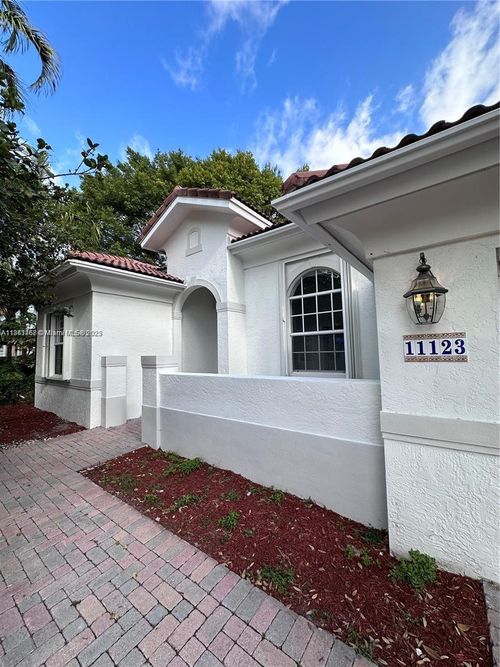 0-11123 Nw 71st Ter, Doral, FL, 33178-3782 | Card Image