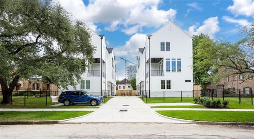 1911 Lauderdale St, Houston, TX, 77030-4105 | Card Image