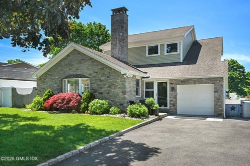 22 Maplewood Dr, Cos Cob, CT, 06807-2601 | Card Image