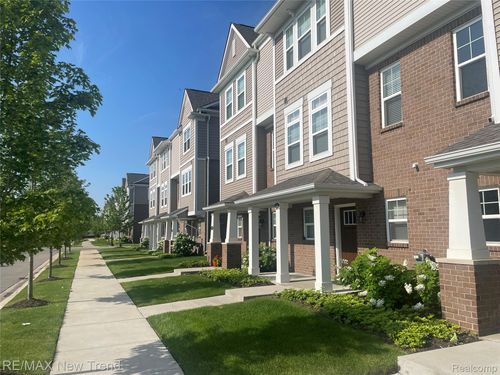 205 Monument Ln, Wixom, MI, 48393-2792 | Card Image