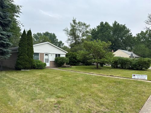 21104 Inkster Rd, Southfield, MI, 48033-3521 | Card Image