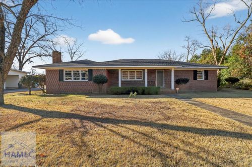 111 E Banks St, Glennville, GA, 30427-1705 | Card Image