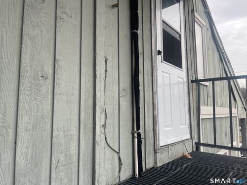 1633 Main St N, Woodbury, CT, 06798-1831 | Card Image