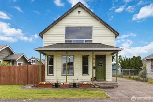 704 Columbia Street, Kelso, WA, 98626 | Card Image