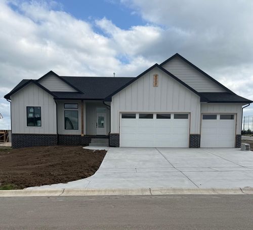 3212 N Bedford Ct, Wichita, KS, 67226-3464 | Card Image
