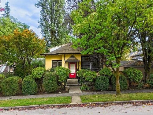 124 Sixth Ave, New Westminster, BC, V3L1T4 | Card Image