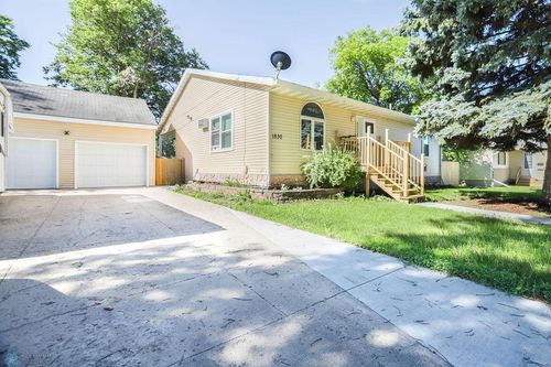 1830 5th Ave S, Fargo, ND, 58103-1427 | Card Image
