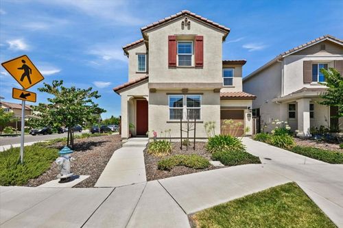 2466 Buzz Aldrin Way, Sacramento, CA, 95834-4040 | Card Image
