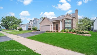 3172 Village Green Drive, House other with 2 bedrooms, 2 bathrooms and 2 parking in Aurora IL | Image 2