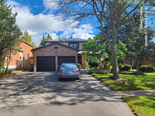 19 St Michaels Cres, Bolton, ON, L7E5Z3 | Card Image