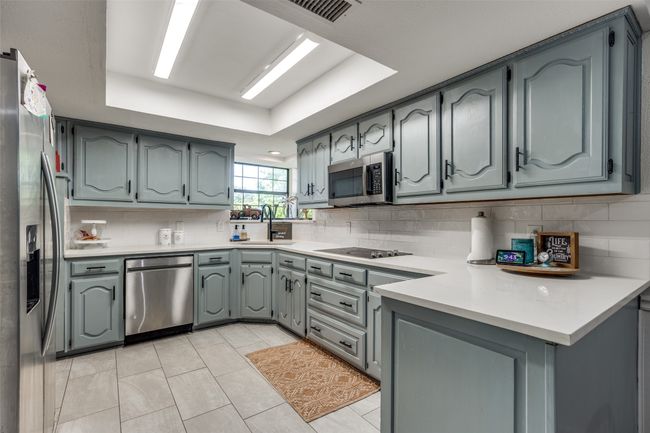 2221 Cliffside Dr, House other with 4 bedrooms, 2 bathrooms and null parking in Plano TX | Image 13