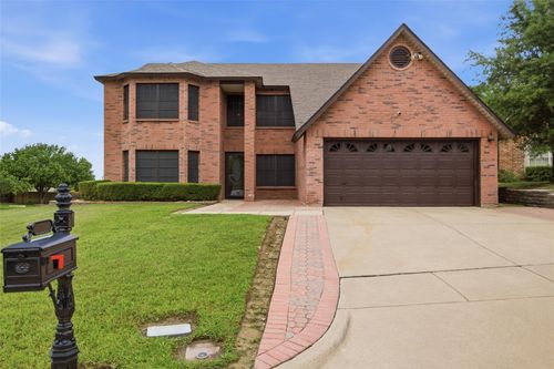 217 Sunset Oaks Dr, Fort Worth, TX, 76112-1175 | Card Image