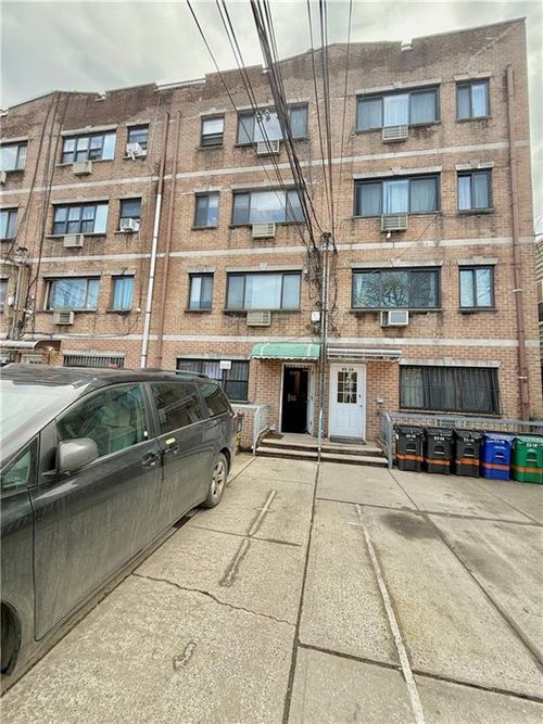 9520 42nd Ave, Elmhurst, NY, 11373-8510 | Card Image