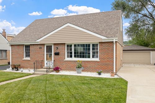 10843 Mcvicker Ave, Chicago Ridge, IL, 60415-2257 | Card Image