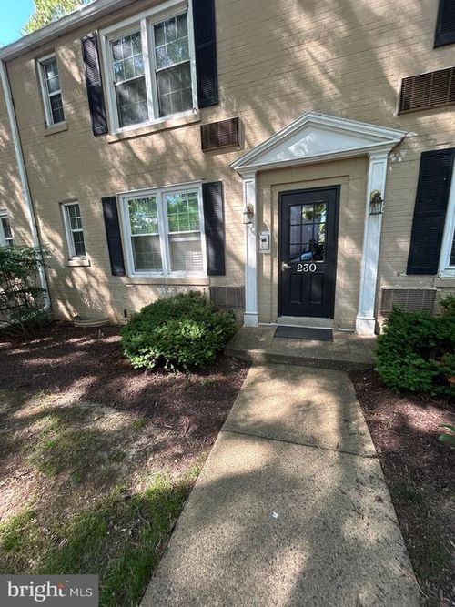 230-1-230 N Thomas Street N, ARLINGTON, VA, 22203 | Card Image