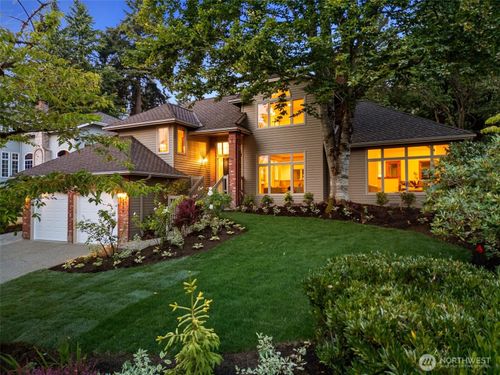 9824 111th Ave Ne, Kirkland, WA, 98033-5140 | Card Image