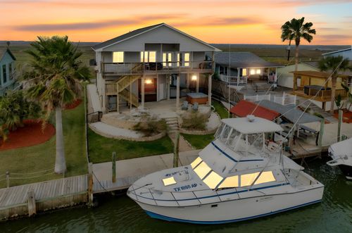 56 Marlin Ln, Freeport, TX, 77541-2008 | Card Image
