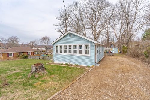 15 Sichols Colony Rd, Wales, MA, 01081-9531 | Card Image