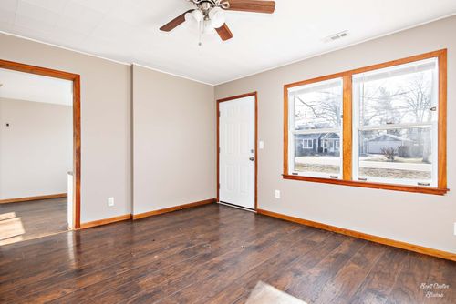 480 Grand Ave, Lake Zurich, IL, 60047-2464 | Card Image