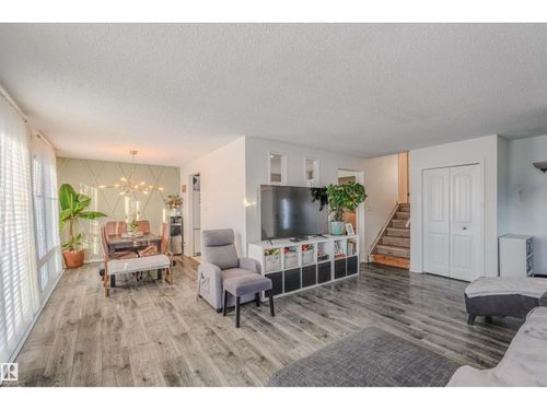 12403 156 Ave Nw, Edmonton, AB, T5X2X4 | Card Image