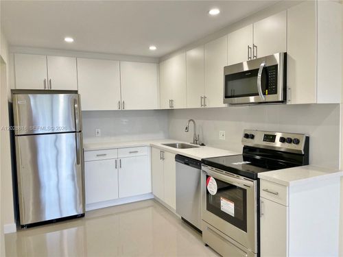 a531-16950 W Dixie Hwy, North Miami Beach, FL, 33160-3777 | Card Image