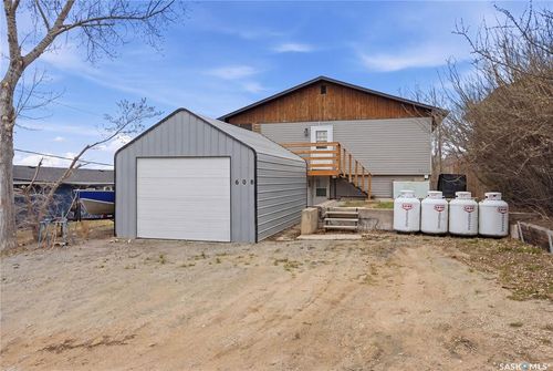 608 Aurora St, Buena Vista, SK, S0G4C0 | Card Image
