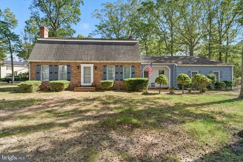 118 N Lakeshore Dr, MANAHAWKIN, NJ, 08050-2915 | Card Image