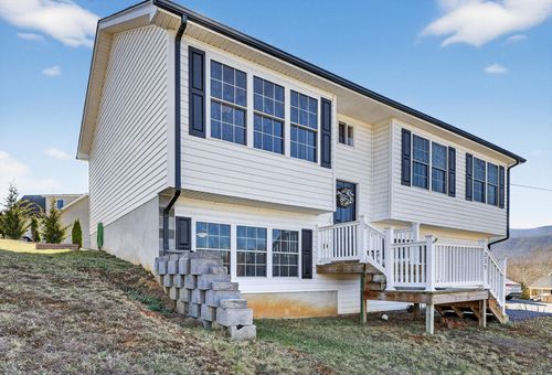 235 Locustdale Loop, SHENANDOAH, VA, 22849-1272 | Card Image