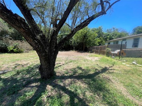 11512 Main St, Jonestown, TX, 78645-3126 | Card Image