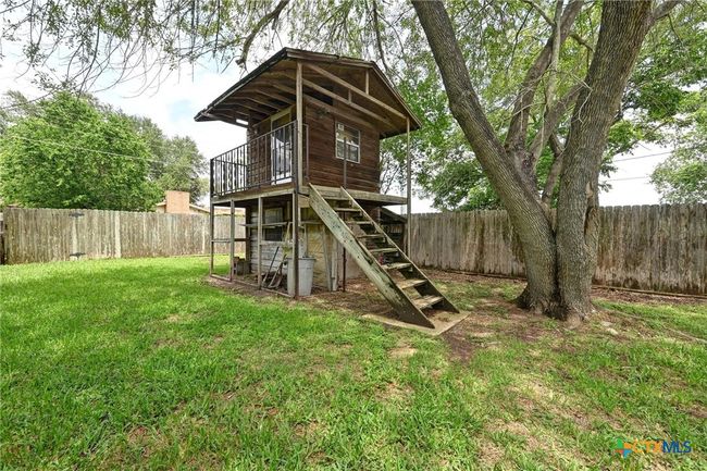 201 Hillcrest Dr, House other with 4 bedrooms, 2 bathrooms and null parking in Luling TX | Image 25