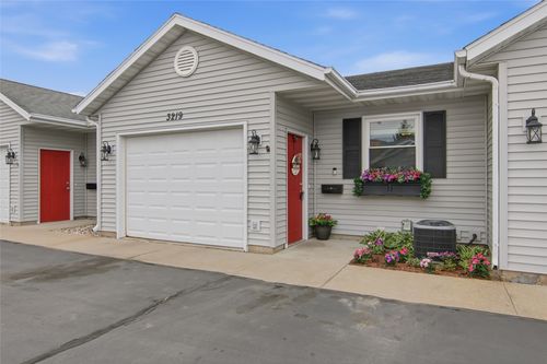 3219 Craig Road, Eau Claire, WI, 54701 | Card Image