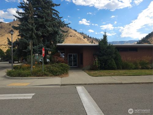 300 Woodring Street, Cashmere, WA, 98815 | Card Image